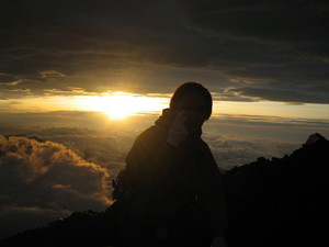 DJテントン　富士山登頂.jpg